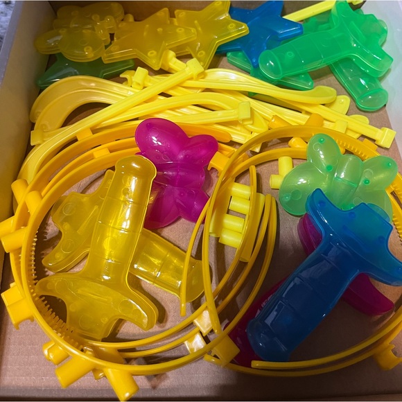 LED Birthday Cups with Glow sticks - Picture 7 of 8